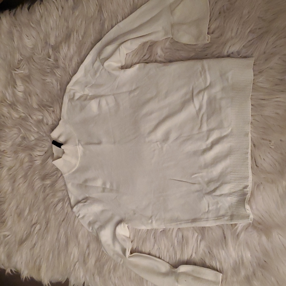 ~~H&M Divided White Sweater – Size M~~